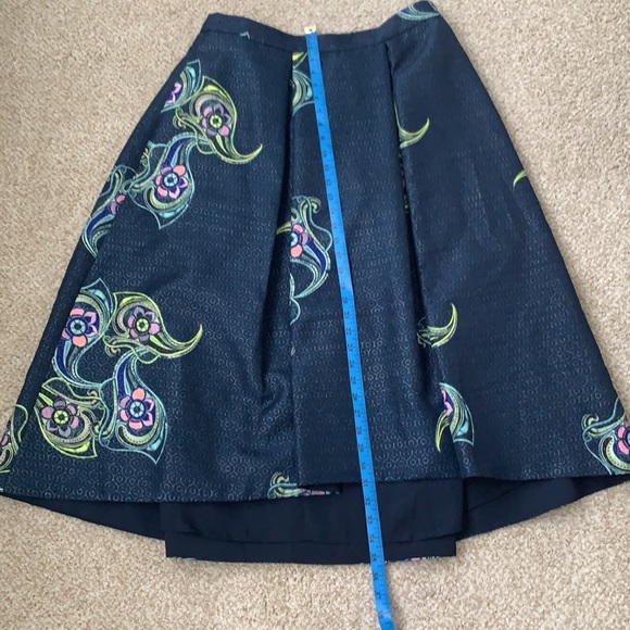 Phoebe A-Line hi-low skirt - Picture 4 of 7